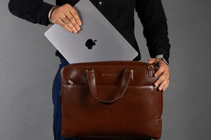 BB TOSCANA Laptop 02 Brown Bear