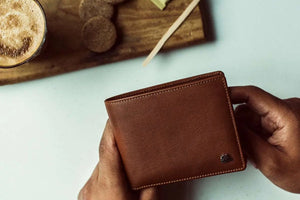 Alia Series – Classic Mens Wallet with Detachable Card Holder in Genuine Leather - Brown Bear