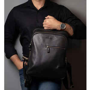 Classic Leather Backpack with front Pocket in Genuine Leather - Brown Bear