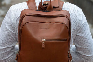 Classic Leather Backpack with front Pocket in Genuine Leather - Brown Bear