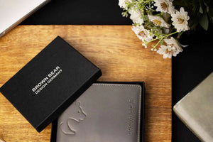 Classic Slim Men’s Wallet in Genuine Leather - Novel Series - Brown Bear
