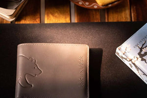 Classic Slim Men’s Wallet in Genuine Leather - Novel Series - Brown Bear