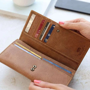Ladies Wallet with Flap Closure in Genuine Leather - Brown Bear