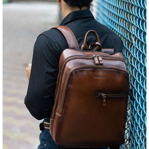 Leather Manhattan Backpack in Genuine Leather - Brown Bear